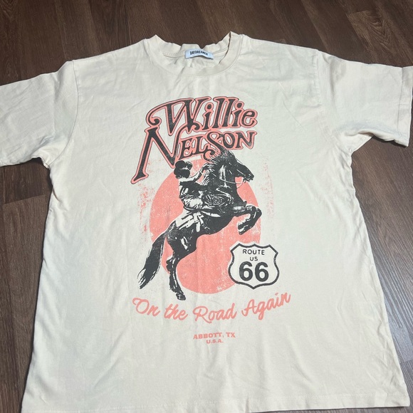 Daydreamer Willie Nelson Cream Graphic T-Shirt - Picture 2 of 2
